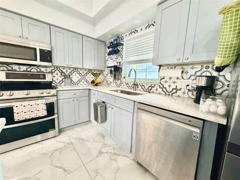 6004 Memorial Highway, Tampa FL - photo 6 of 40