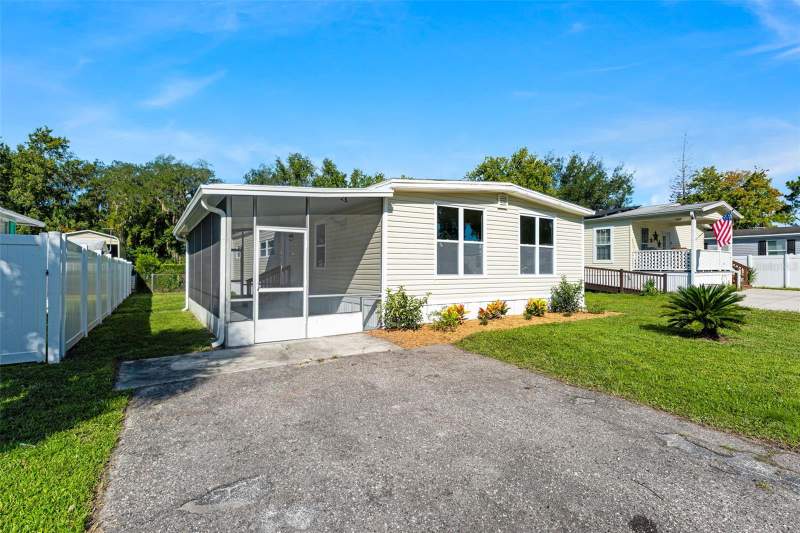 3 bedroom Mobile Home at 106 Cypress Drive, Leisure World Park, Debary — photo 2