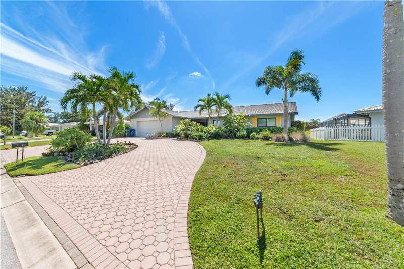 2 bedroom Single Family Residence at 3377 Spring Mill Circle, Village Green Club Estates, Sarasota — photo 5
