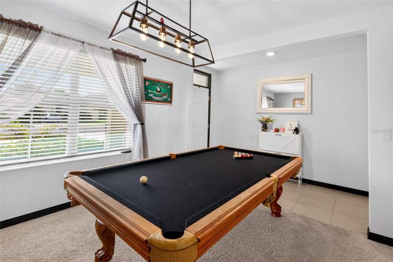 5 bedroom Single Family Residence at 7043 Silverado Ranch Boulevard, Silverado Ranch Sub, Zephyrhills — photo 4