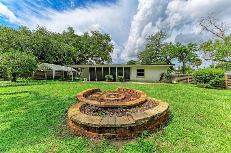 2 bedroom Single Family Residence at 319 20th Street, City Of Bradenton N. Of SR 64, Bradenton — photo 3