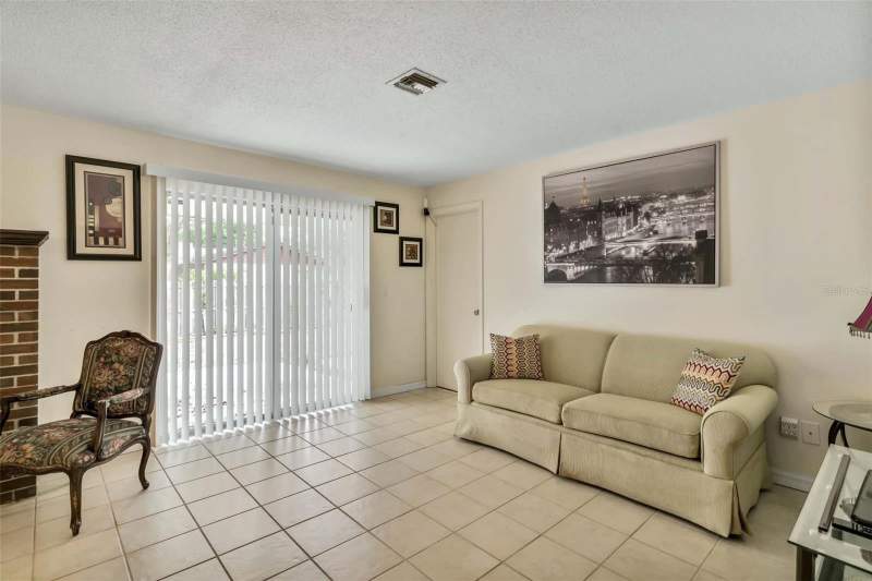 3 bedroom Single Family Residence at 1709 NE 28th Place, Sevilla Estate, Ocala — photo 4
