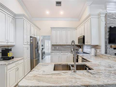 8707 Fernwicke Court, Orlando FL - photo 13 of 61