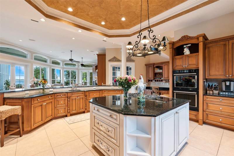6 bedroom Single Family Residence at 30215 Redtree Drive, Johnsons Mary K & T S, Leesburg — photo 3