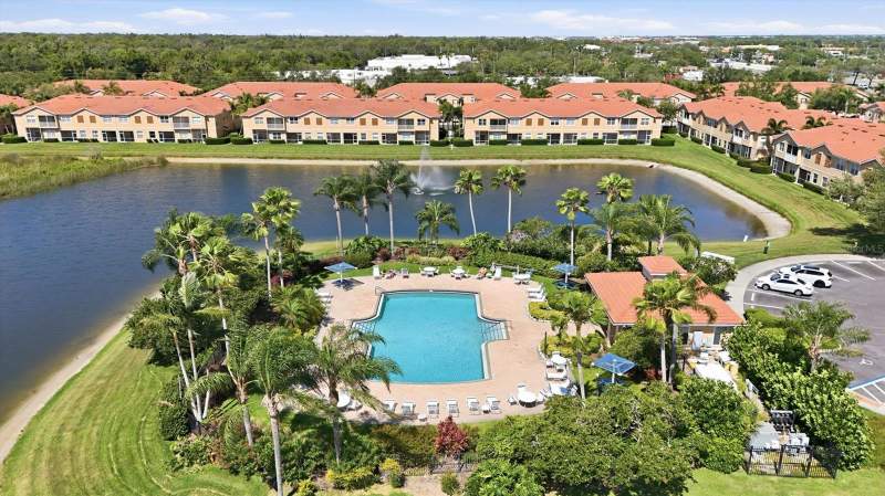 3 bedroom Townhouse at 3750 Parkridge Circle #24-103, Parkridge Ph 33 & 19, Sarasota — photo 3