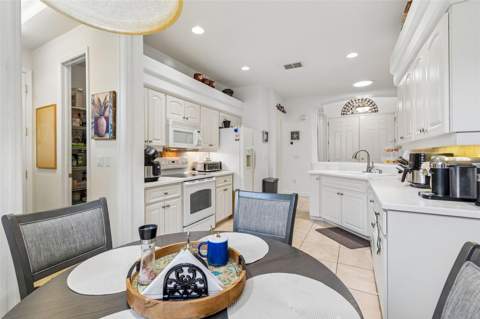 5212 Esplande Court, Brooksville FL - photo 13 of 91