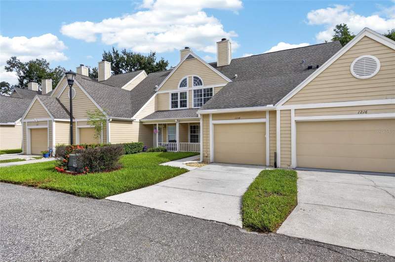 2 bedroom Condominium at 1214 Big Pine Drive, Pine Grove Condo At Bloomingdale, Valrico — photo 4