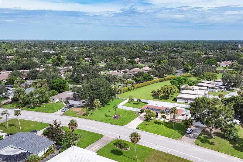 Glen Oaks Country Club Estates