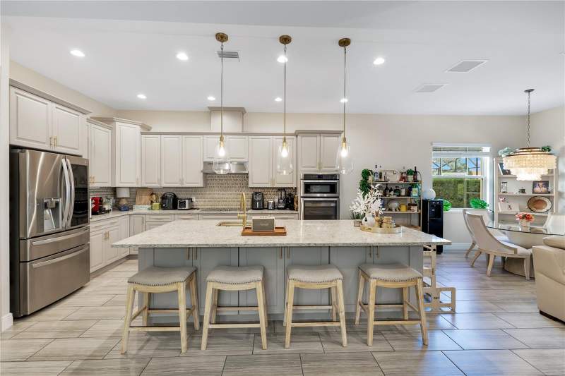 4 bedroom Single Family Residence at 10720 Gawsworth Point, Eagle Crk Ph 1A, Orlando — photo 2