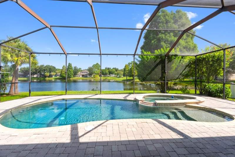 4 bedroom Single Family Residence at 11916 Summer Springs Drive, Summer Spgs, Riverview — photo 2