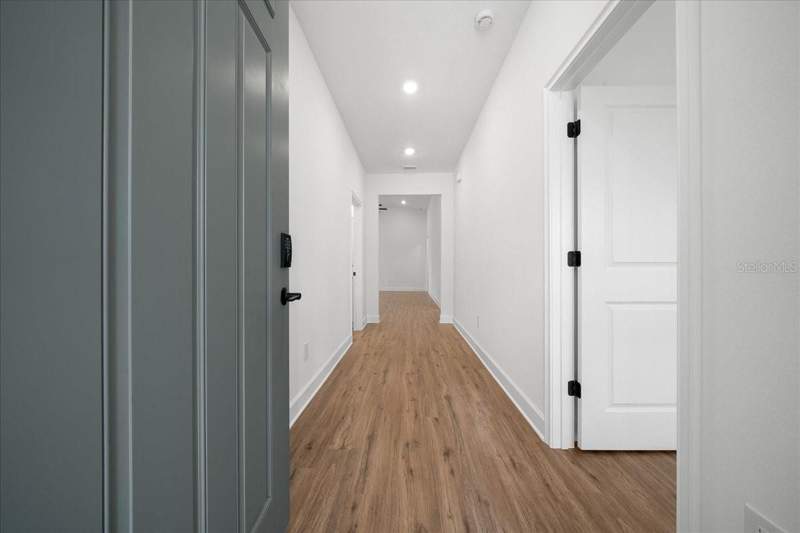 4 bedroom Single Family Residence at 10325 Dotted Wren Avenue, Royal Highlands, Weeki Wachee — photo 3