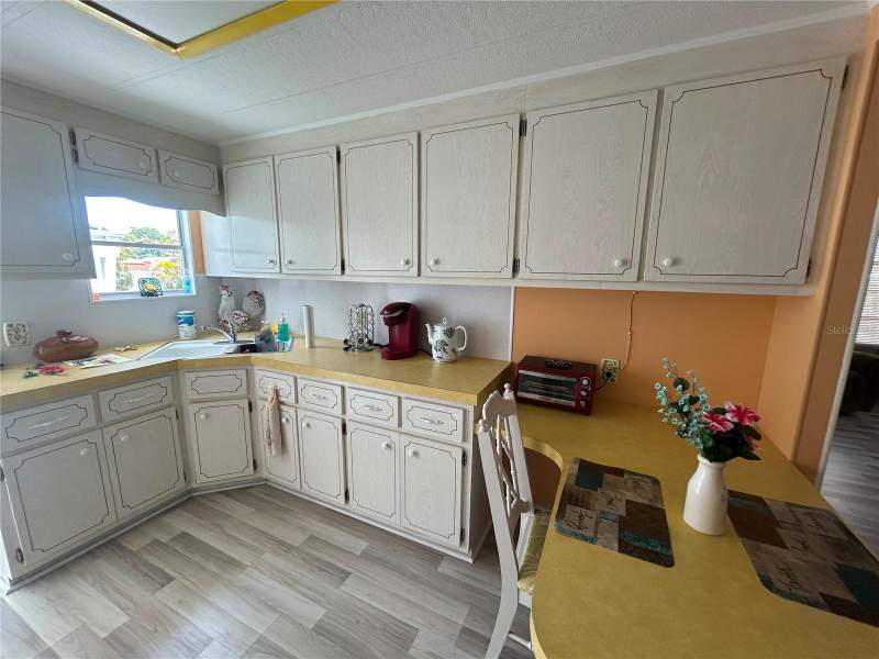 2 bedroom Mobile Home at 7490 46th Avenue #314, Suncoast Manor M/H Park Unrec, St Petersburg — photo 4