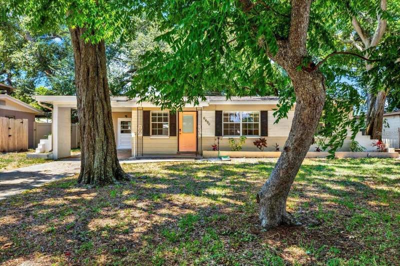 3 bedroom Single Family Residence at 6490 34th Avenue, Miles Pines, St Petersburg — photo 2