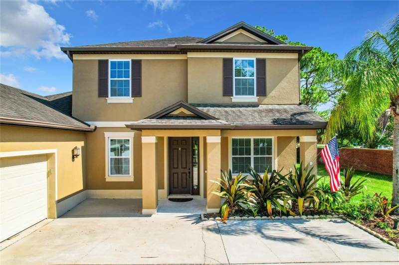 4 bedroom Single Family Residence at 421 Meadowridge Cove, Meadowridge Estates, Longwood — photo 2