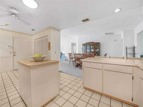 3118 Prairie Dunes Circle, Lakeland FL - photo 7 of 27