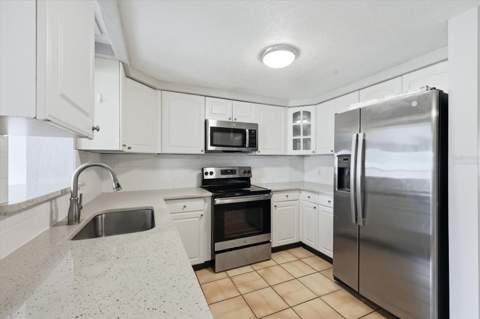 2173 Fiesta Drive, Sarasota FL - photo 16 of 42