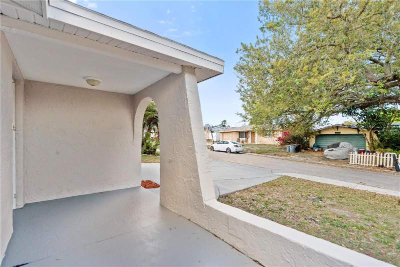 2 bedroom Single Family Residence at 9020 Hunt Club Lane, Regency Park, Port Richey — photo 3