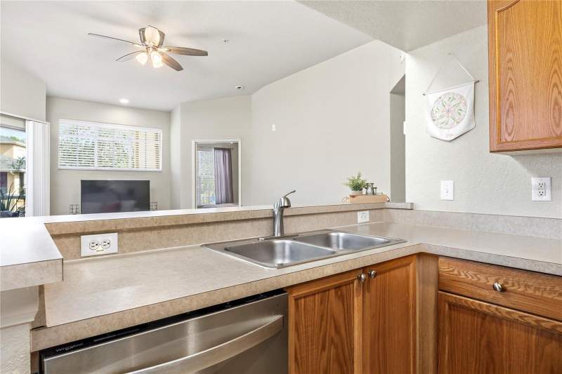 1 bedroom Condominium at 5125 Palm Springs Boulevard #1204, Oxford Place At Tampa Palms A, Tampa — photo 5