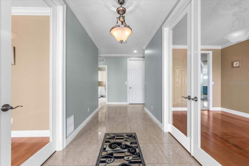 6 bedroom Single Family Residence at 5501 Clipper Court, Flor A Mar, New Port Richey — photo 5