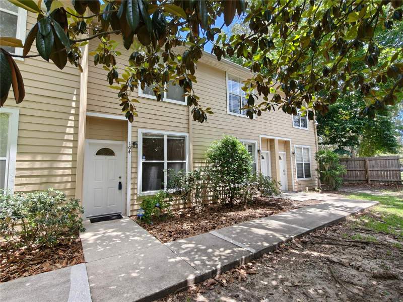2 bedroom Townhouse at 3521 SW 30th Way #104, Victoria Station, Gainesville — photo 3