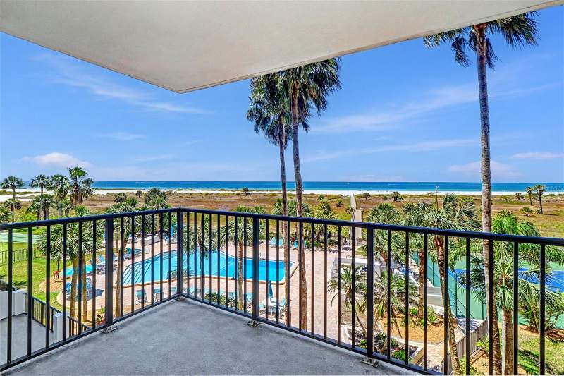 1 bedroom Condominium at 1230 Gulf Boulevard #404, Landmark Towers 1, Clearwater Beach — photo 4