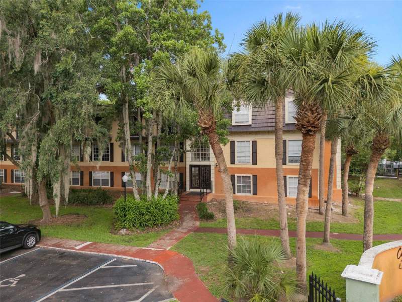 4190 VERSAILLES DRIVE #4190D home for sale in Cypress Pointe Lake