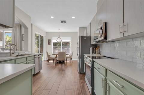 13051 Moss Park Ridge Drive, Orlando FL - photo 12 of 40