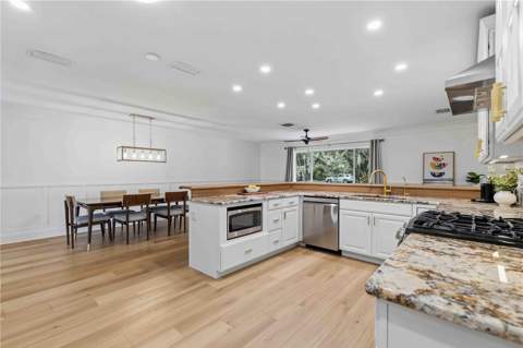 7402 Castle Drive, Sarasota FL - photo 16 of 68