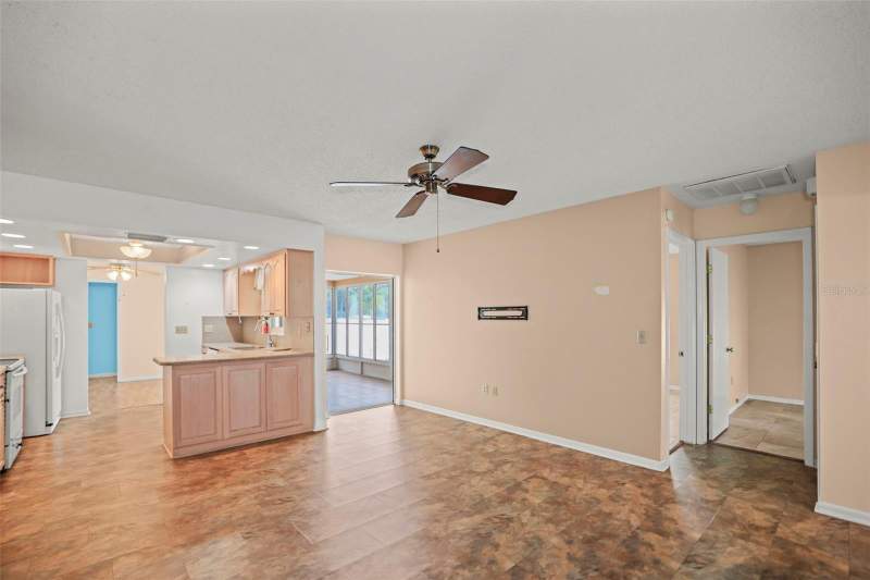 3 bedroom Single Family Residence at 1112 40th Ave NE, North East Park Shores, St Petersburg — photo 5