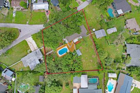 12113 Midlake Drive, Tampa FL - photo 12 of 43