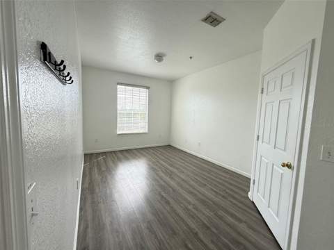 6380 Contessa Drive #303, Orlando FL - photo 10 of 16