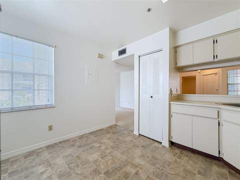6810 Stones Throw Circle #13302, St Petersburg FL - photo 15 of 49