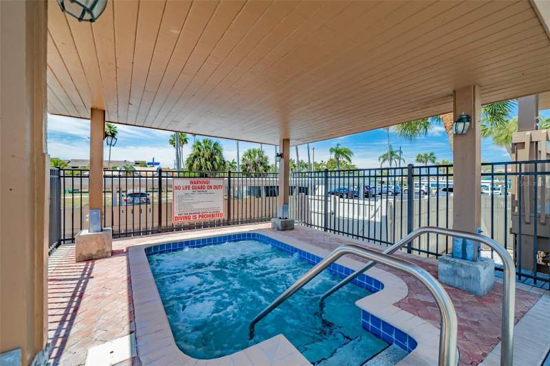 1 bedroom Condominium at 10355 Paradise Boulevard #511, Paradise Island Towers Condo, Treasure Island — photo 4
