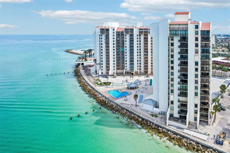2 bedroom Condominium at 450 S Gulfview Boulevard #605, 440 West Condo, Clearwater Beach — photo 3