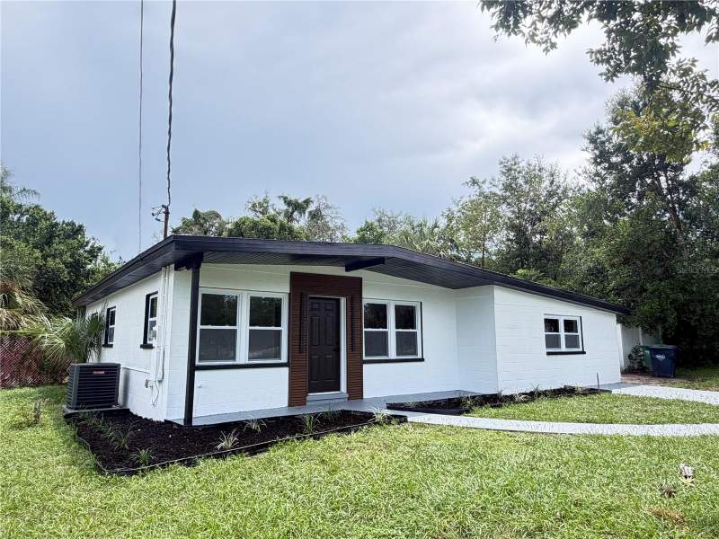4 bedroom Single Family Residence at 9505 N Willow Avenue, Tampas North Side Country Clu, Tampa — photo 4