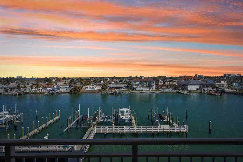 3 bedroom Condominium at 125 Island Way #404, Dolphin Harbour Condo, Clearwater Beach — photo 2