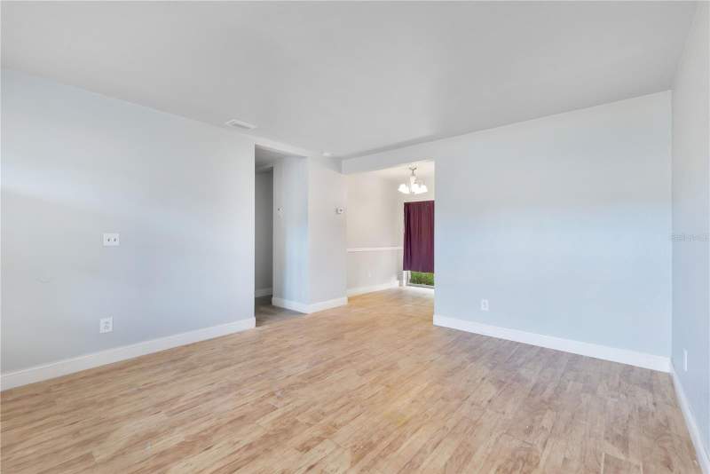 3 bedroom Single Family Residence at 6132 W Livingston Street, Crescent Heights, Orlando — photo 5