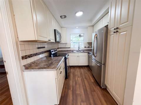 409 Berwick Avenue, Temple Terrace FL - photo 6 of 6