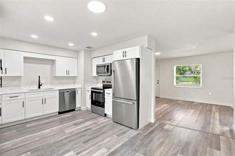 6204 Ashland Avenue, Leesburg FL - photo 9 of 30