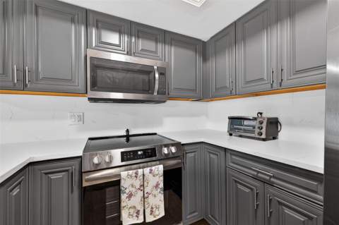 6490 Cape Hatteras Way #2, St Petersburg FL - photo 10 of 46