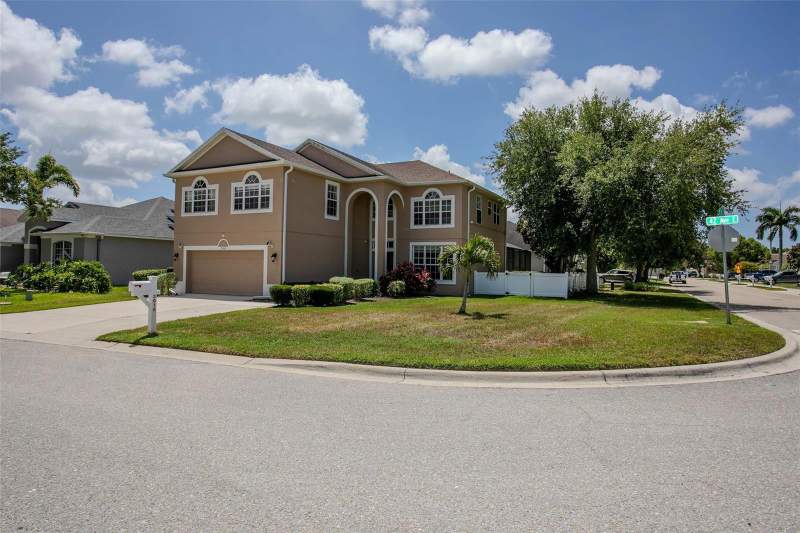 4 bedroom Single Family Residence at 3010 42nd Avenue, Highland Ridge, Bradenton — photo 2