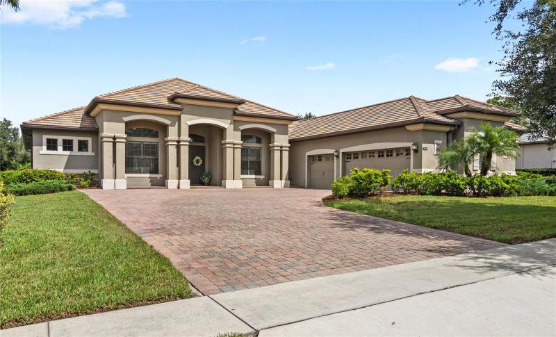 Heathrow Country Estate Homes