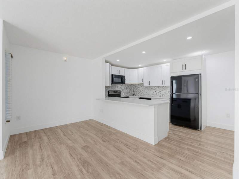2 bedroom Condominium at 1261 Pine Ridge Circle #D1, Pine Ridge At Lake Tarpon Village, Tarpon Springs — photo 4