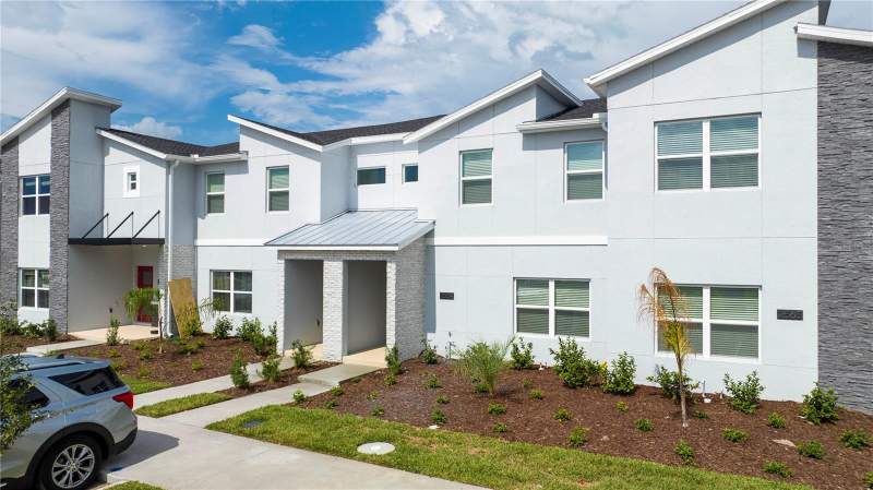 4 bedroom Townhouse at 2569 Reading Trail, Storey Lake The Cove, Kissimmee — photo 2