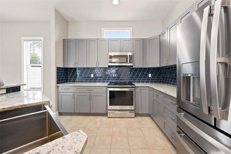 5 bedroom Single Family Residence at 5517 Greystone Drive, Sterling Hill Ph 1B, Spring Hill — photo 4