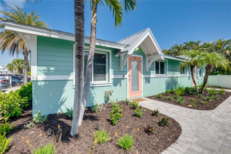 2 bedroom Condominium at 3009 Avenue #A, Sunset Villas On Ave E, Bradenton Beach — photo 1
