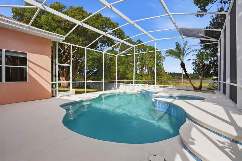 4 bedroom Single Family Residence at 226 Alexandra Woods Drive, Glen Abbey Unit 07 Sec A, Debary — photo 2