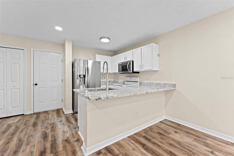 3 bedroom Townhouse at 8421 Edgewater Place Boulevard, Edgewater Place, Tampa — photo 3