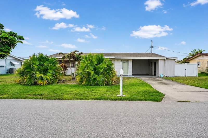  home for sale in Venice Gardens