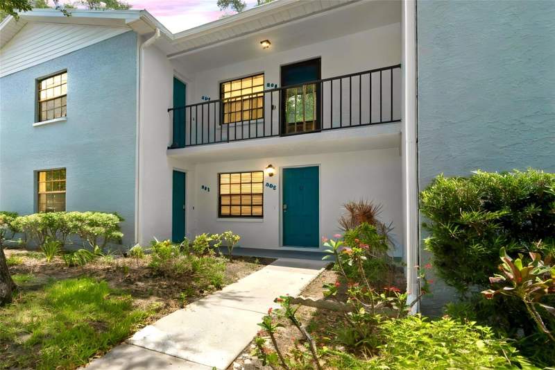 11800 PARK BOULEVARD #401 home for sale in Oaks Of Seminole Condos for Sale: 3 Listings